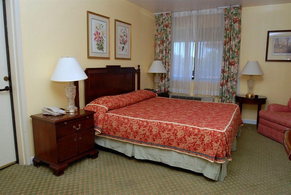 Campbell Inn Hotel Экстерьер фото
