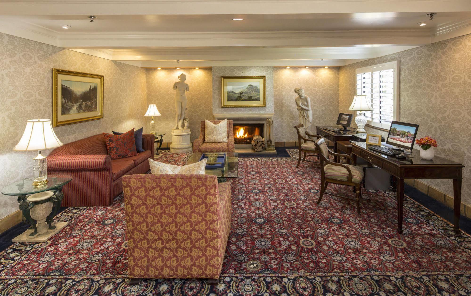 Campbell Inn Hotel Экстерьер фото
